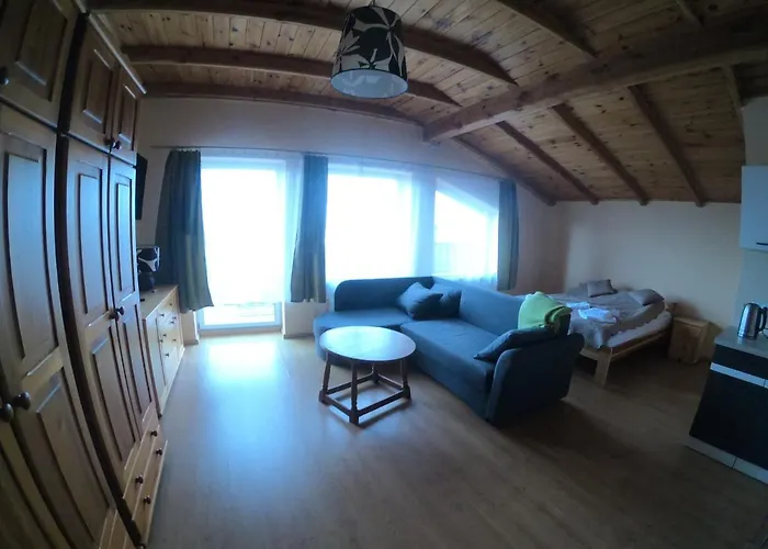 Akacjowy Bed & Breakfast 3*